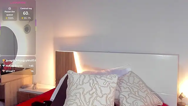 ClaraMariaMon online show from November 7, 8:25 pm