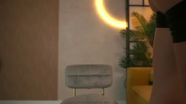 emma land online show from September 12, 8:01 am