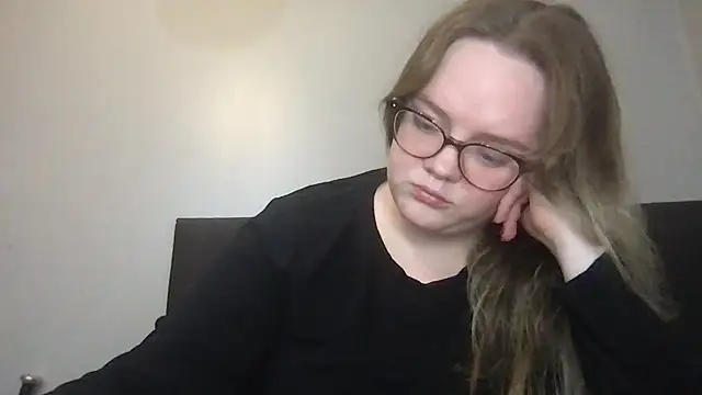 honeyyy24 online show from October 22, 7:19 pm