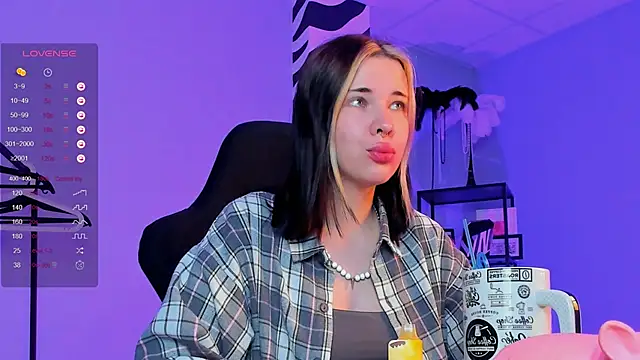 AliceSunday online show from October 19, 2:02 am