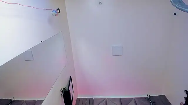 BriaConner  online show from March 3, 7:25 am