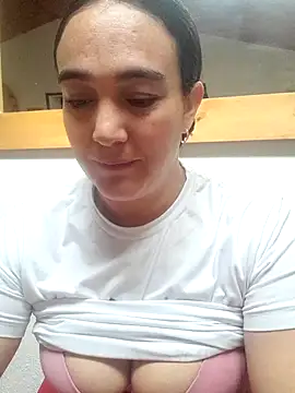 Snapshot of skayhot_ chatting on October 22, 1:38 pm skayhot online show from October 22, 1:38 pm