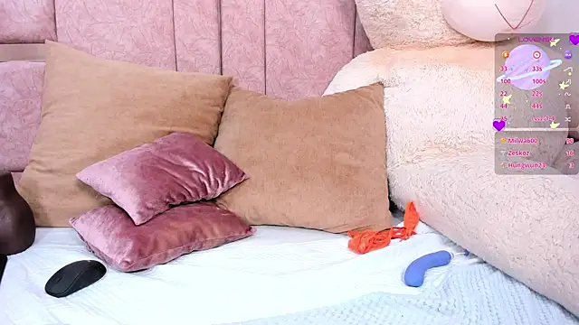 emily daarell online show from November 24, 11:40 pm