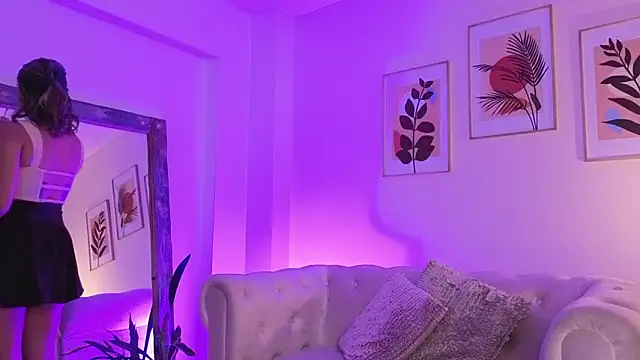 DahianaWalcott online show from March 2, 5:52 pm