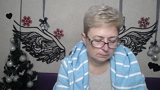 EmiliaGree online show from January 7, 6:22 pm