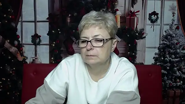 EmiliaGree online show from January 6, 6:11 pm