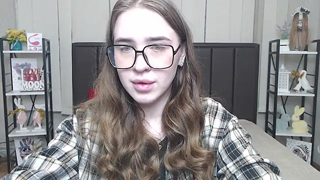 LauraHlot online show from November 29, 6:50 am