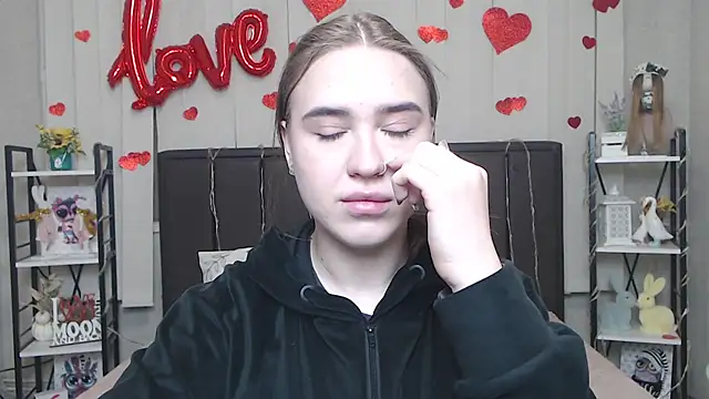 LauraHlot online show from February 15, 6:07 pm