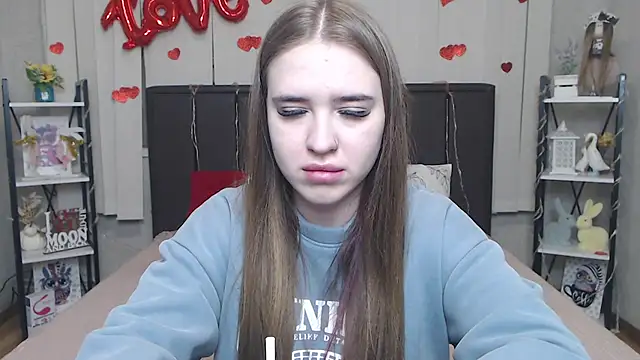 LauraHlot online show from February 27, 7:03 pm