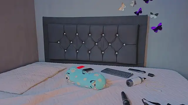 Hanna keller1 online show from March 4, 1:39 pm