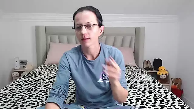 CatWoman0001 online show from January 7, 8:12 pm