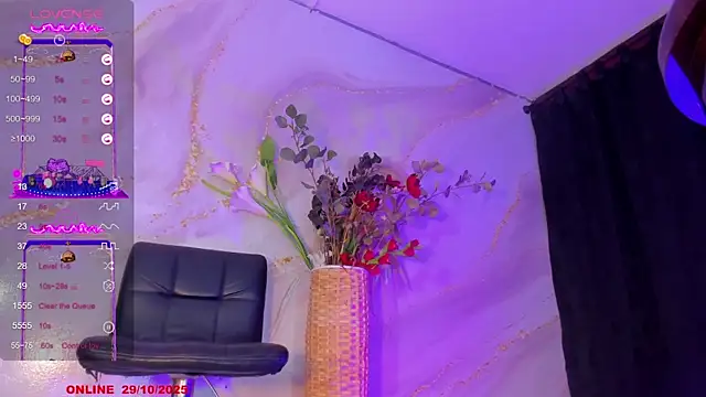 Snapshot of Karla-Ebony chatting on October 29, 1:47 pm Karla-Ebony online show from October 29, 1:47 pm