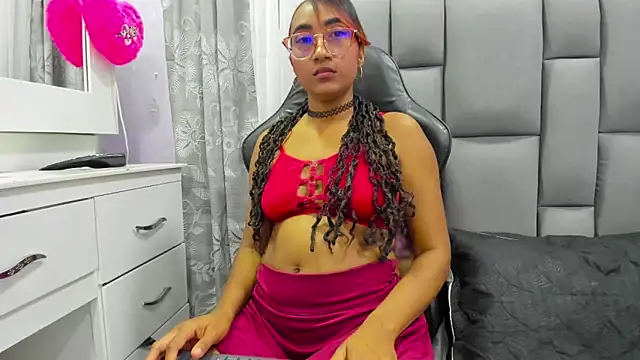 MurphyAngelina online show from November 2, 5:33 am