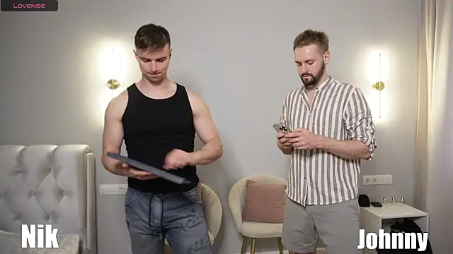 Nik Sharp online show from June 5, 4:35 pm