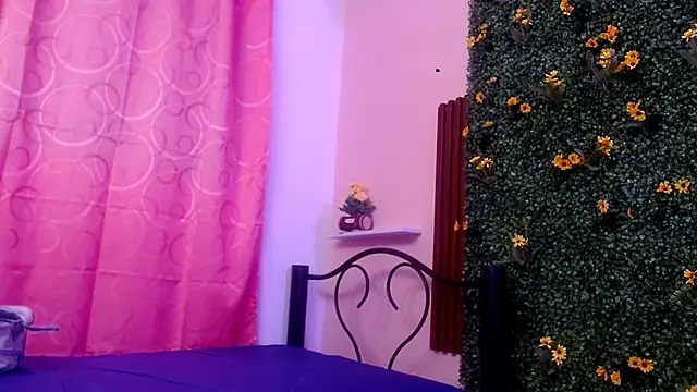 evaleribigtits18 online show from January 11, 11:54 pm