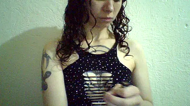 CELEna098rs707 online show from January 18, 9:33 pm