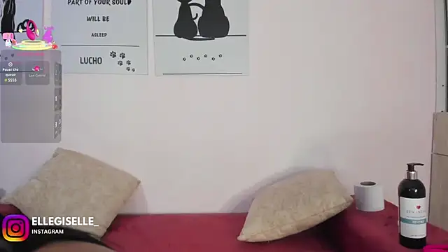 ElleGisellee online show from October 1, 6:40 am