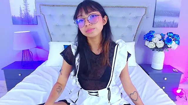 Snapshot of Yommi_Winx chatting on September 11, 10:43 pm Yommi Winx online show from September 11, 10:43 pm