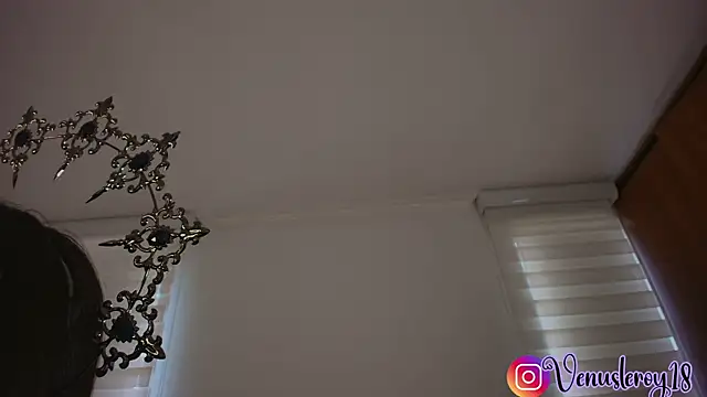 venusleroy  online show from October 19, 7:49 pm