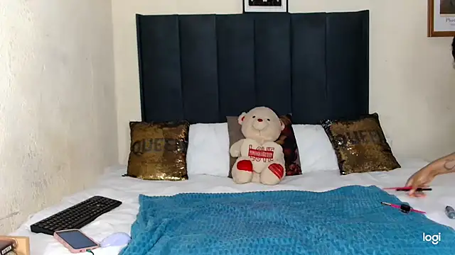 quenliyasa online show from October 31, 2:13 am