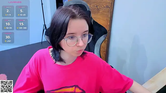 Nora Failure online show from June 28, 7:37 am