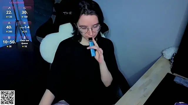 Nora Failure online show from June 18, 10:47 pm