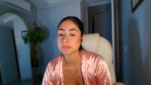 auroracaruso11 online show from October 9, 11:09 pm