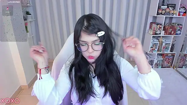 misshoneyxxx online show from April 15, 7:31 am