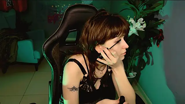 LolaAsmus online show from April 14, 9:31 am