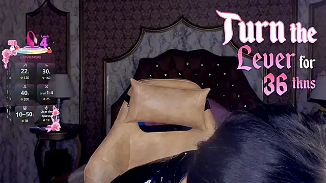 SoffiQueen online show from February 9, 1:13 pm