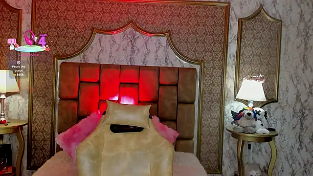 SoffiQueen online show from January 15, 1:17 pm