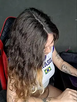 luuhcat09 online show from June 25, 1:24 pm