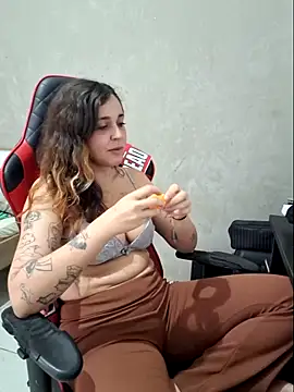 luuhcat09 online show from June 18, 5:07 pm