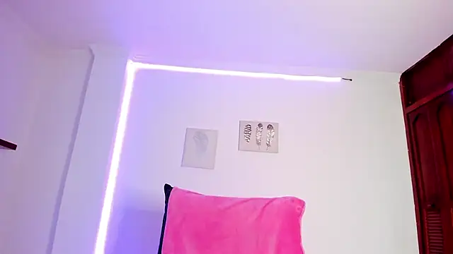 anniesweet- online show from April 17, 1:02 pm