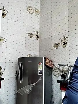 illay love online show from March 17, 5:44 am