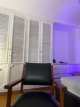 Adel Nesbiit online show from April 18, 7:40 pm