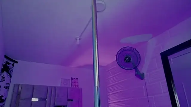 BonnieAnderson  online show from March 26, 9:38 pm