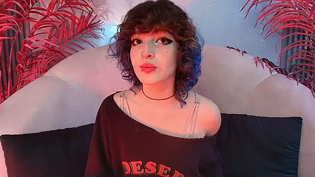 EvaHalsey online show from November 4, 7:19 pm