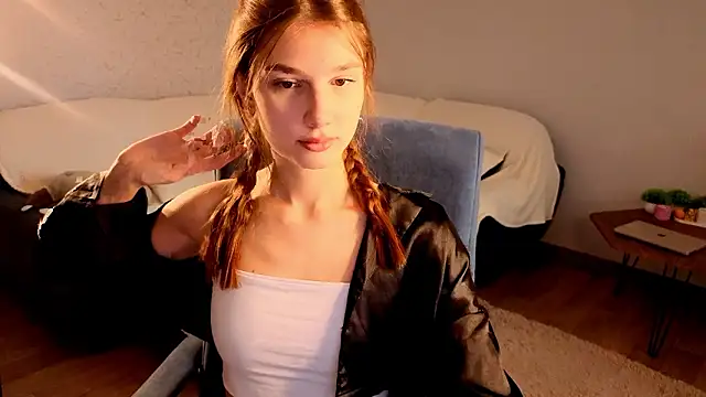 AnaHoney online show from March 18, 3:33 am