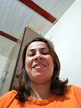 Snapshot of Zaralu_ chatting on October 23, 1:06 pm Zaralu online show from October 23, 1:06 pm