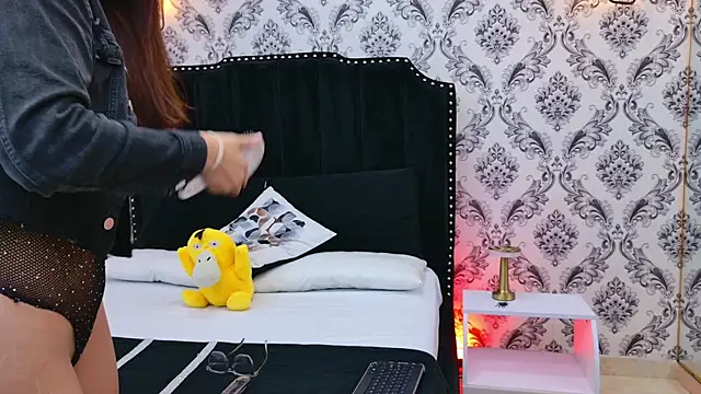 SaaraBrown online show from November 4, 12:21 pm