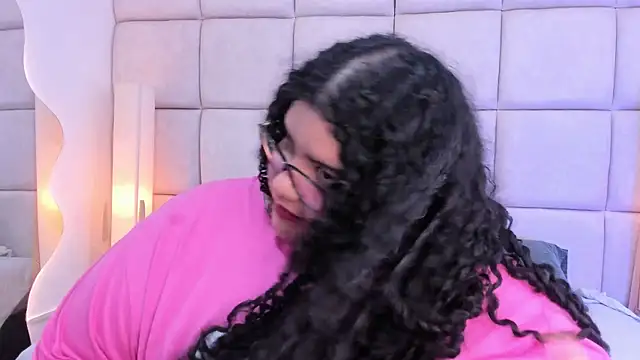 Miley Collins online show from November 12, 8:07 pm