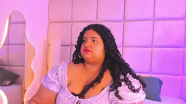 Miley Collins online show from November 11, 7:55 pm