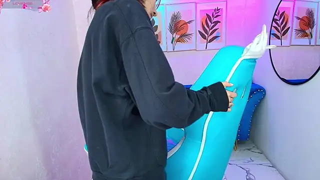 Dafne huges online show from November 28, 7:39 pm