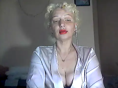 MaryJane441 online show from April 18, 8:20 pm