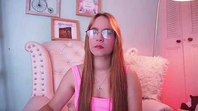 honey fox1 online show from April 11, 11:47 am