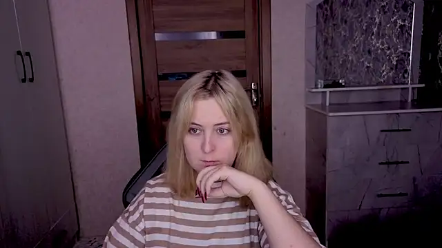 Kristy-Max online show from February 2, 10:09 pm