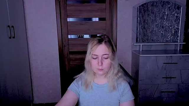 Kristy-Max online show from June 26, 8:54 pm