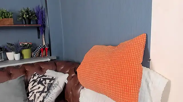 JessicaFoxie online show from February 20, 1:45 pm