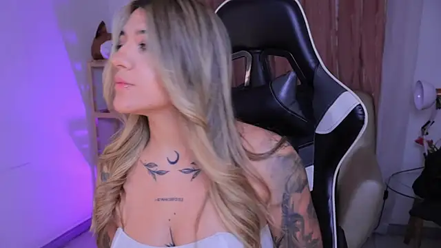 ashleyvalirya online show from September 15, 3:59 am